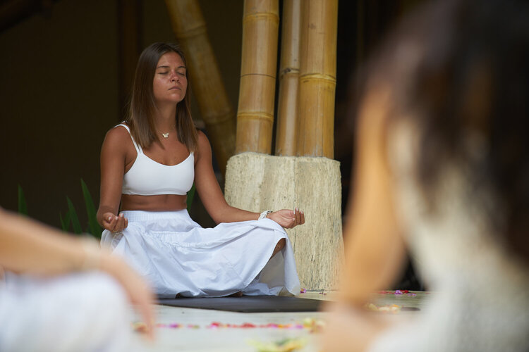 yoga teacher training passout students with certificates in bali